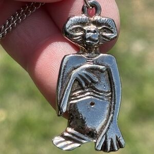Vintage Silver Toned ET The Extraterrestrial Pendant Necklace!